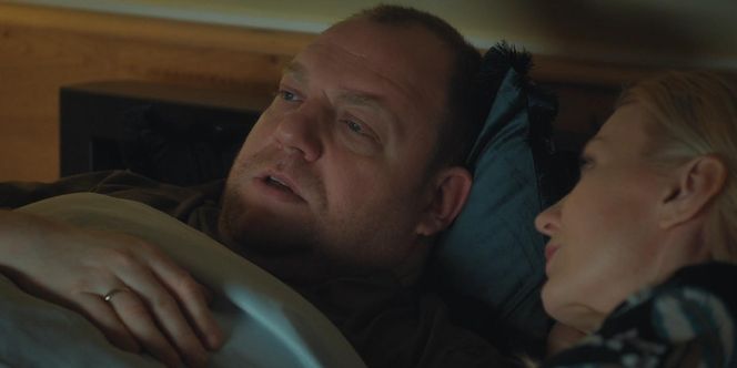 M jak miłość, odcinek 1870: Tadeusz ukryje przed Jagodą, że psychopatka Ola na nich poluje! Weźmie sprawy w swoje ręce - ZDJĘCIA, ZWIASTUN