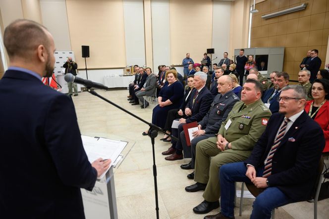 Amerykańskie wozy wojskowe Hercules będą serwisowane w Poznaniu