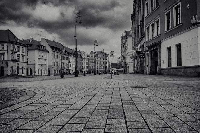 Wrocław w czasie epidemii - opustoszałe centrum miasta