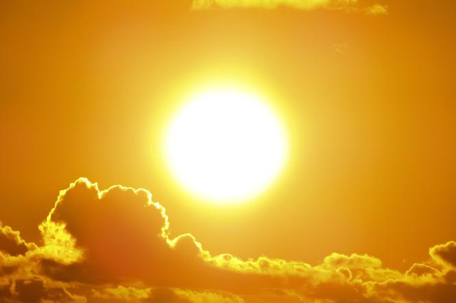 W weekend z nieba poleje się żar. W słońcu może przygrzać nawet do 50 stopni Celsjusza