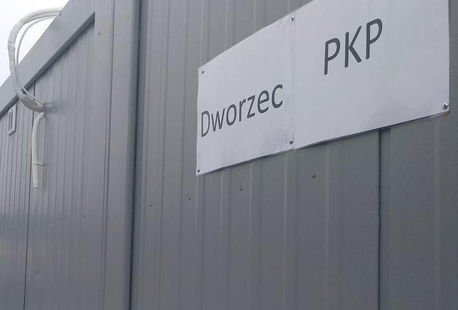 Białystok: W kasie dworca jak w konfesjonale. KLĘCZAŁA, żeby kupić bilet 