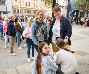 Gigantyczna kolejka w Olsztynie. Wszyscy chcieli zwiedzić to miejsce