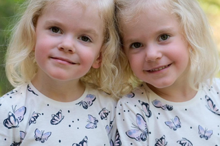 M jak miłość. Emilka (Julia Kempka) i Zuzia (Marcelina Kempka)