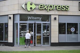 Carrefour może opuścić Polskę. Zmiana modelu zakupowego Polaków
