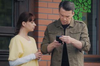 M jak miłość, odcinek 1822: Karski (Krzysztof Kwiatkowski), farmaceutka (Agata Hubner)