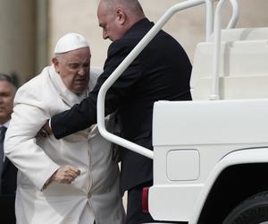 Papież Franciszek zostanie w szpitalu. Wiemy, w jakim jest stanie! Wielkanoc bez niego?