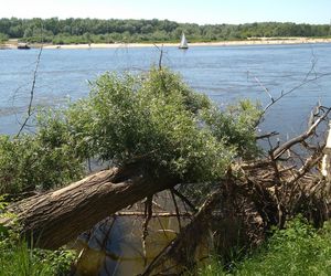 Niewiele osób wie o tej plaży nad Wisłą. Nazwa w pełni oddaje jej urok