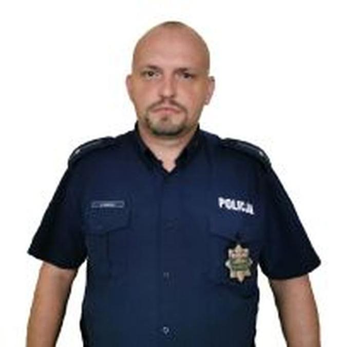 młodszy aspirant Kamil Dawidziuk (KOMISARIAT POLICJI III W BIAŁYMSTOKU)