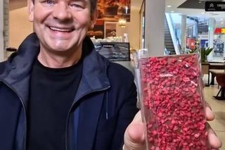 Książulo zjadł dubajką czekoladę od Zenka Martyniuka. Tak ją ocenił. Warto wydać 100 zł? 