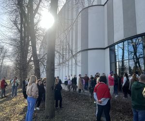 Ewakuacja w Centrum Handlowym Młociny. Na miejscu pracują służby