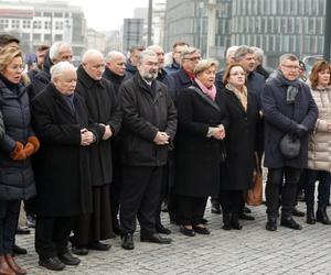   Obchody miesięcznicy smoleńskiej w Warszawie