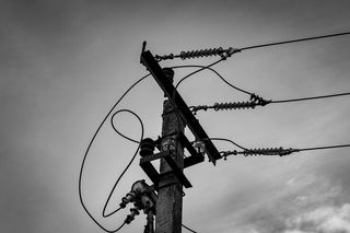 Niebezpieczna zabawa z prądem. Przedziwne tłumaczenie 18-latka