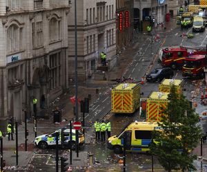 Liverpool: Samochód wjechał w tłum kibiców! Są ranni, w tym dzieci. Wstrząsające nagranie