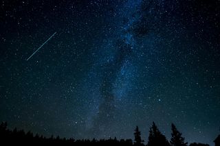 Zbliża się noc spadających gwiazd! Maksimum roju Perseidów nad Polską