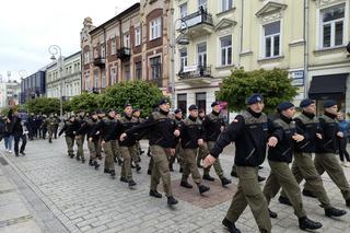 Tradycyjne ślubowanie klas mundurowych ZDZ w Kielcach. Galeria zdjęć