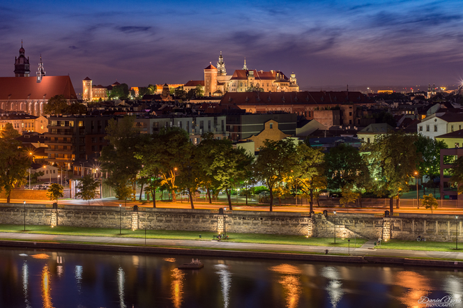 Kraków niczym Las Vegas. Takich zdjęć nocnego miasta jeszcze nie widziałeś!