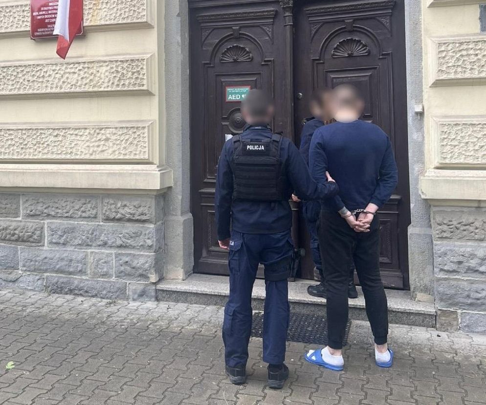 Brutalny atak na Krowodrzy. Policja zatrzymała czworo podejrzanych o pobicie z użyciem ostrego narzędzia