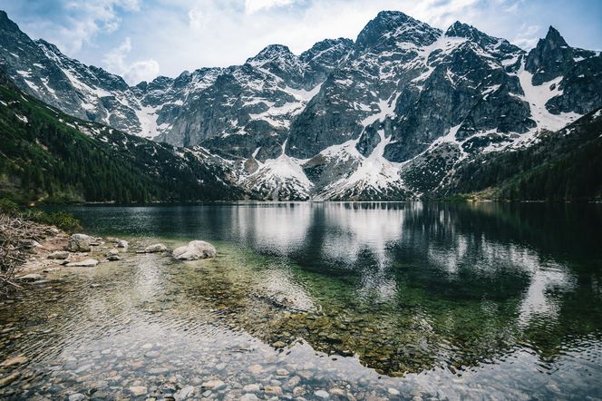 To pierwsza taka sytuacja od kilkunastu lat. W Tatrach spadł śnieg! Czy to już koniec lata?
