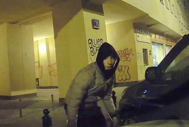 Kradną koła na Mokotowie! Poznajesz ich?