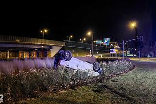 Zabrze: Pijany kierowca z Ukrainy dachował na rondzie Sybiraków. Miał ponad 2 promile!