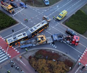 Wypadek autobus laweta