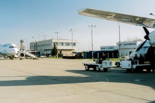 Tak się kiedyś latało! Katowice Airport 20 lat temu. Te zdjęcia to prawdziwa podróż w czasie