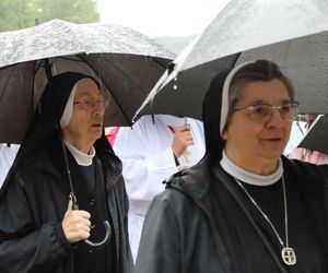 Odpust w Gietrzwałdzie. Do słynącej z Objawień Maryjnych miejscowości przyjechały tłumy