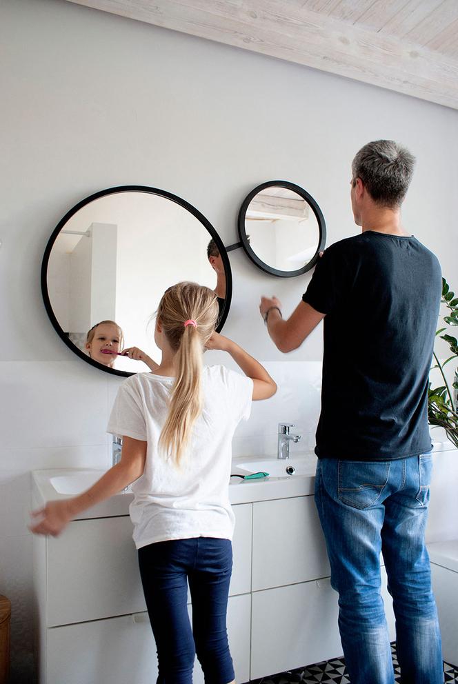 Modne pomysły na lustro w łazience: 6 z 20