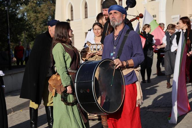 Korowód w ramach Międzynarodowego Festiwalu Renesansu w Lublinie