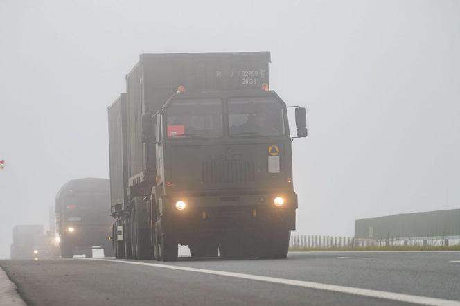 Trwają ćwiczenia wojskowe na północy Polski. Na drogach wzmożony ruch kolumn pojazdów wojskowych