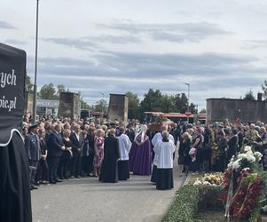 Hejnał Miasta Rzeszowa pożegnał byłego prezydenta Tadeusza Ferenca na cmentarzu Wilkowyja 