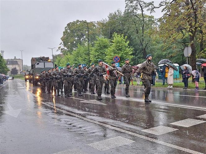Pochód Gwarkowski 2025 w strugach deszczu