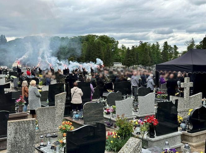 Tłumy na pogrzebie tragicznie zmarłej Mai. Kościół w Działdowie wypełniony po brzegi