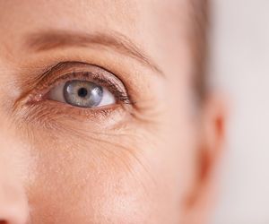 Drganie powieki - przyczyny. Co oznacza drgająca powieka?