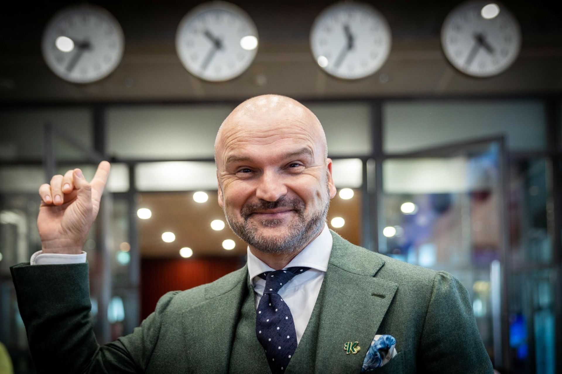 Trudne pytanie od Rafała Brzoski. Zapytał kandydatów o wiek emerytalny!