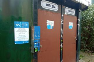 Publiczna toaleta w centrum Krakowa odstrasza od skorzystania