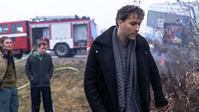 Na dobre i na złe, odcinek 770: Marcin ucieknie z konwoju policji! Groźny wypadek w drodze do aresztu