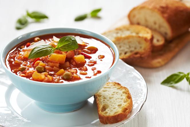 Zupa minestrone: jak zrobić zupę jarzynową we włoskim stylu?