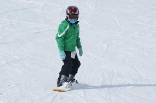 Niezwykła frajda w ferie! Miasto sfinansuje bezpłatne lekcje nauki jazdy na nartach i snowboardzie
