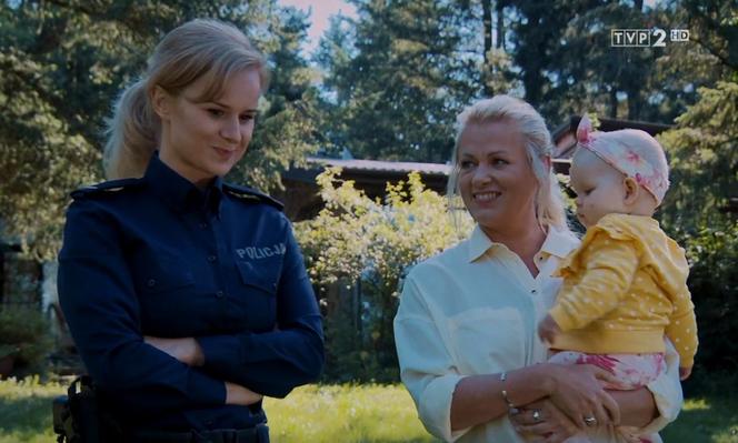 M jak miłość odc. 1543. Marzenka (Olga Szomańska), Kalinka (Ewa Kapturska), Sonia (Barbara Wypych)