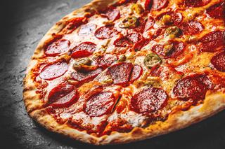 Pizza pepperoni z jalapeno - to jadł Joe Biden z żołnierzami w Rzeszowie