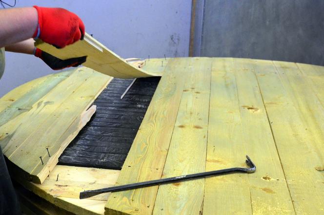 Przejście graniczne w Bobrownikach. KAS udaremniła przemyt papierosów wartych 1 mln zł