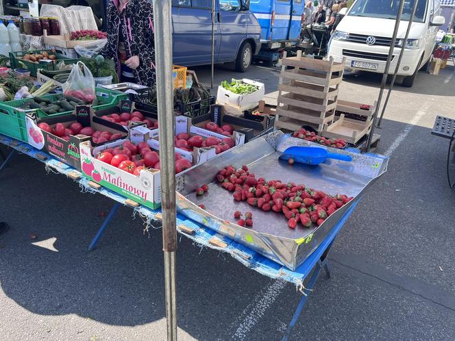 Ryneczek Jerzego w Gorzowie w okresie wiosenno-letnim. Jakie ceny truskawek?