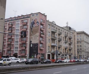 Nowy mural w Warszawie. Upamiętnia zmarłego aktora, którego Polacy uwielbiali