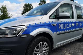 Poprosił o pomoc policjantów. Jego ojciec zwijał się z bólu