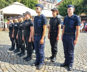 Trwają obchody Święta Policji w Lesznie. Świętują policjanci i policjantki