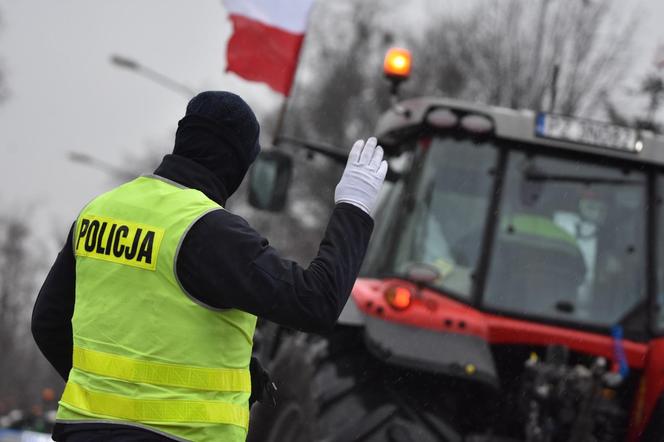 Protest rolników 2024. Ciągniki rolników blokują wjazdy do Poznania