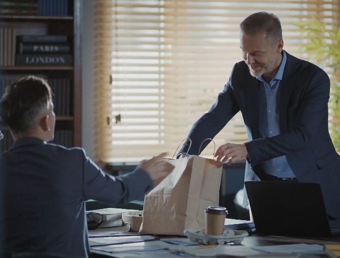 M jak miłość, odcinek 1855: Kamil (Marcin Bosak), Andrzej Budzyński (Krystian Wieczorek)