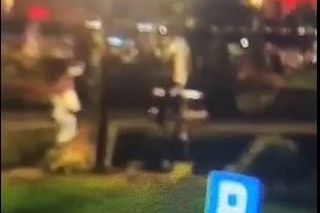 Chojrak wskoczył na fontannę, która się złamała. Jastrzębska policja szuka sprawcy, który uciekał w popłochu