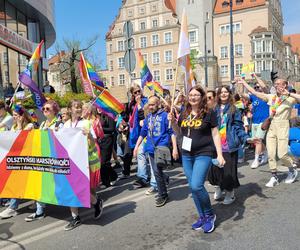 Marsz Równości w Olsztynie 2023. Barwna parada przeszła ulicami miasta [ZDJĘCIA]